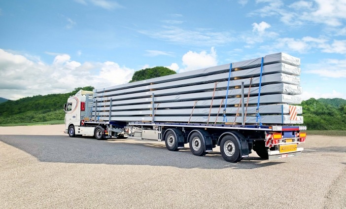 The MAX200 flatbed trailer for longer loads