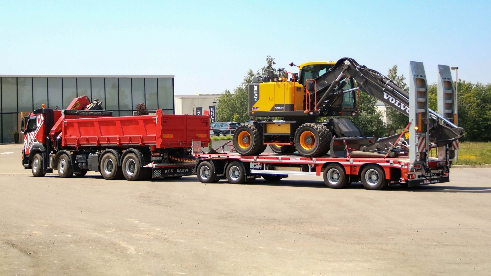 The MAX600 turntable trailer belongs on every construction site