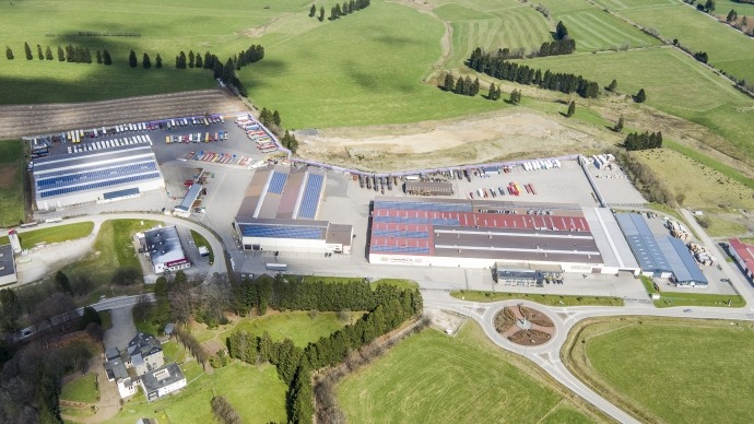 The Belgium site with a total surface of around 30,000 m² is the competence centre for automation, robotics and mechanical processing. 