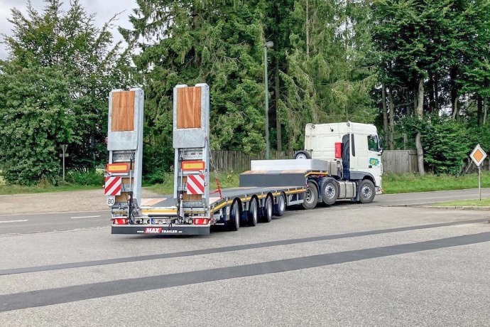 A new 3-axle semi-trailer MAX100 for Euro Famenne Trucks